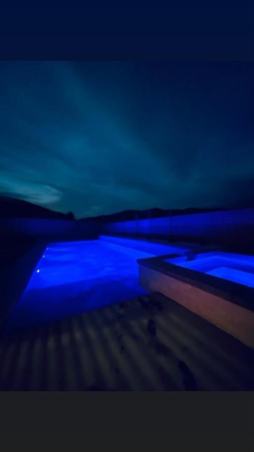 Paradise Hot Springs بالم سبرينغس المظهر الخارجي الصورة